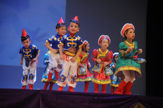 仁濟明德幼兒表演「五彩童年牧草原」