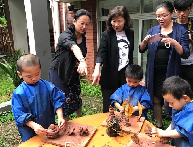 仁濟教學團隊參觀東方紅幼兒園，與當地教師交流推展自主遊戲的挑戰