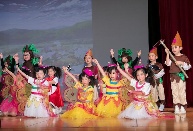 仁濟方江輝幼兒載歌載舞，為觀眾帶來不一樣的《小紅帽》