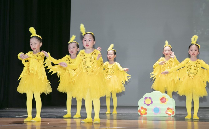 仁濟九龍崇德社幼兒演繹「聰明的小鳥」