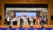 仁濟醫院董事局主席黃楚淇女士及一眾嘉賓主持活動揭幕儀式