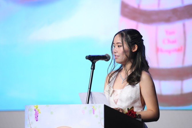 Ms. Chau Ying Hei, the chairwoman of Transworld 2021 was making a opening speech for the ball night