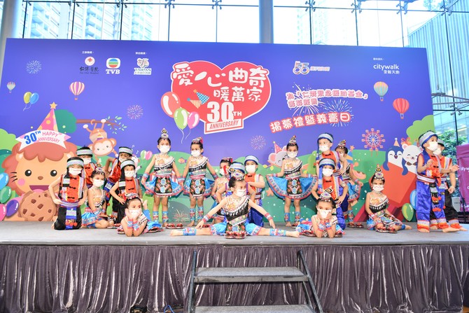 董伯英幼稚园/幼儿中心小朋友表演中国舞 -《鸾回凤翥「屐」姿乐》