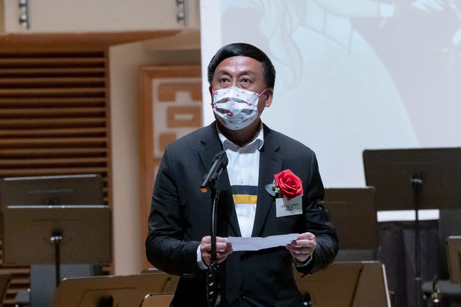 中國香港青年交響樂團榮譽主席施家殷先生致辭
