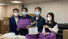 (右起) 蔣家旻飾演社工Phoebe、袁偉豪飾演義工、李紹堅飾演實習社工檸樂、董敬文飾演防疫小組經理