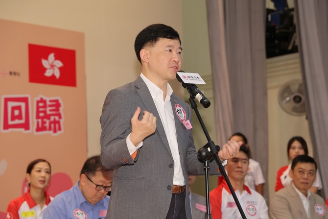 政制及內地事務局副局長胡健民MH太平紳士為儀式致辭